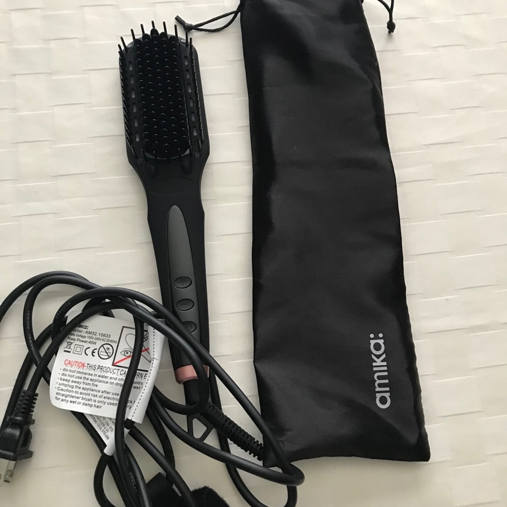 amika Polished Perfection Straightening Brush